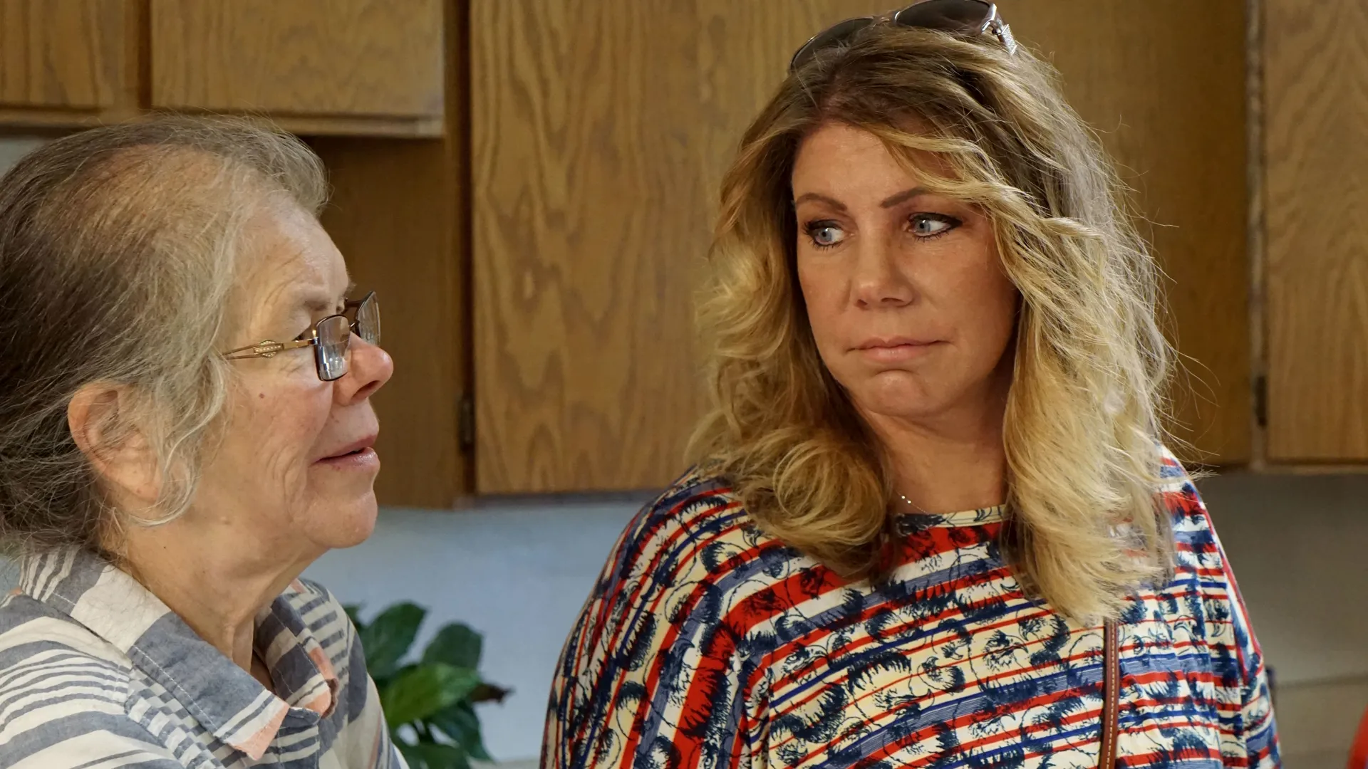 thumbnail - S13:E2 Sister Wife Secrets