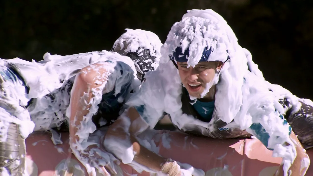 thumbnail - S6:E17 It's a Dirty Job But Someone's Gotta Wipeout