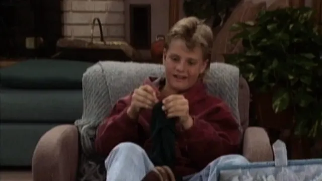 thumbnail - S3:E4 A Sew, Sew Evening