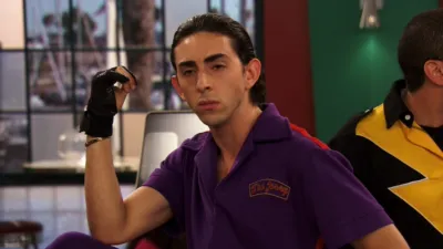 thumbnail - S4:E1 The Boys Are Back in Town