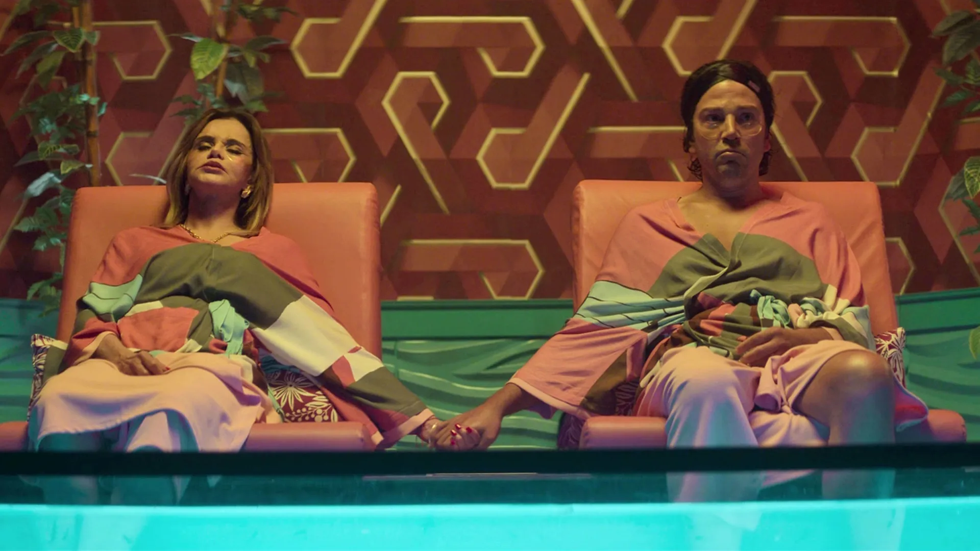 thumbnail - S1:E3 With the Fishes