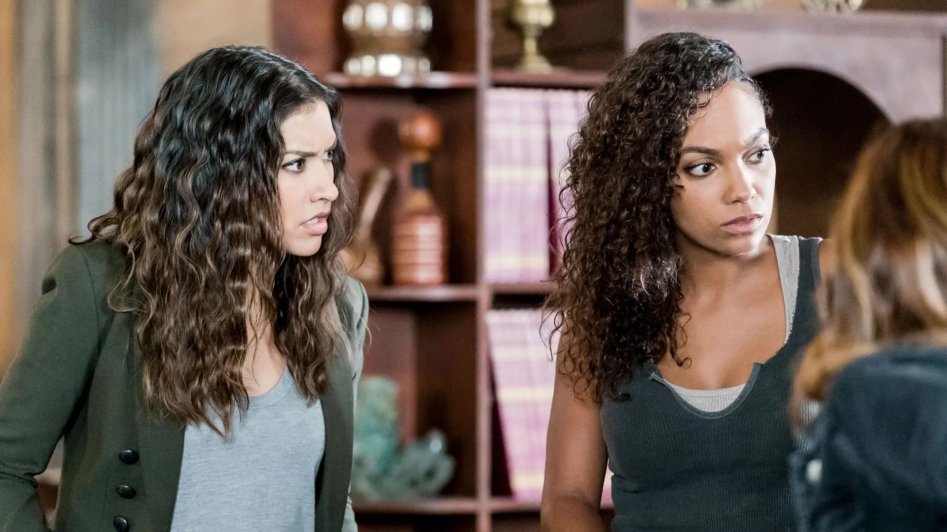 thumbnail - S4:E3 Heads of State