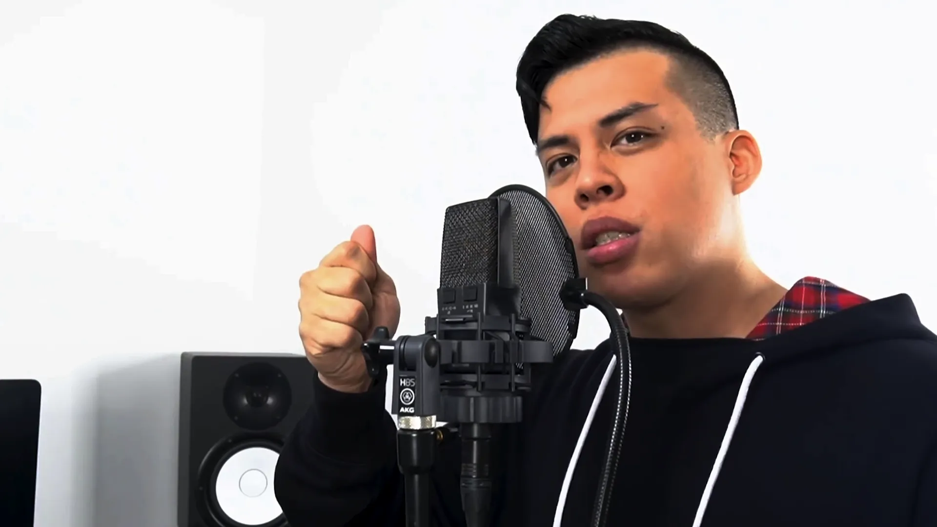 thumbnail - S1:E13 Fast Moves