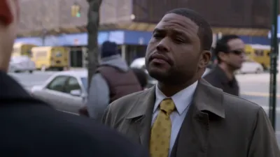 thumbnail - S20:E10 Shotgun