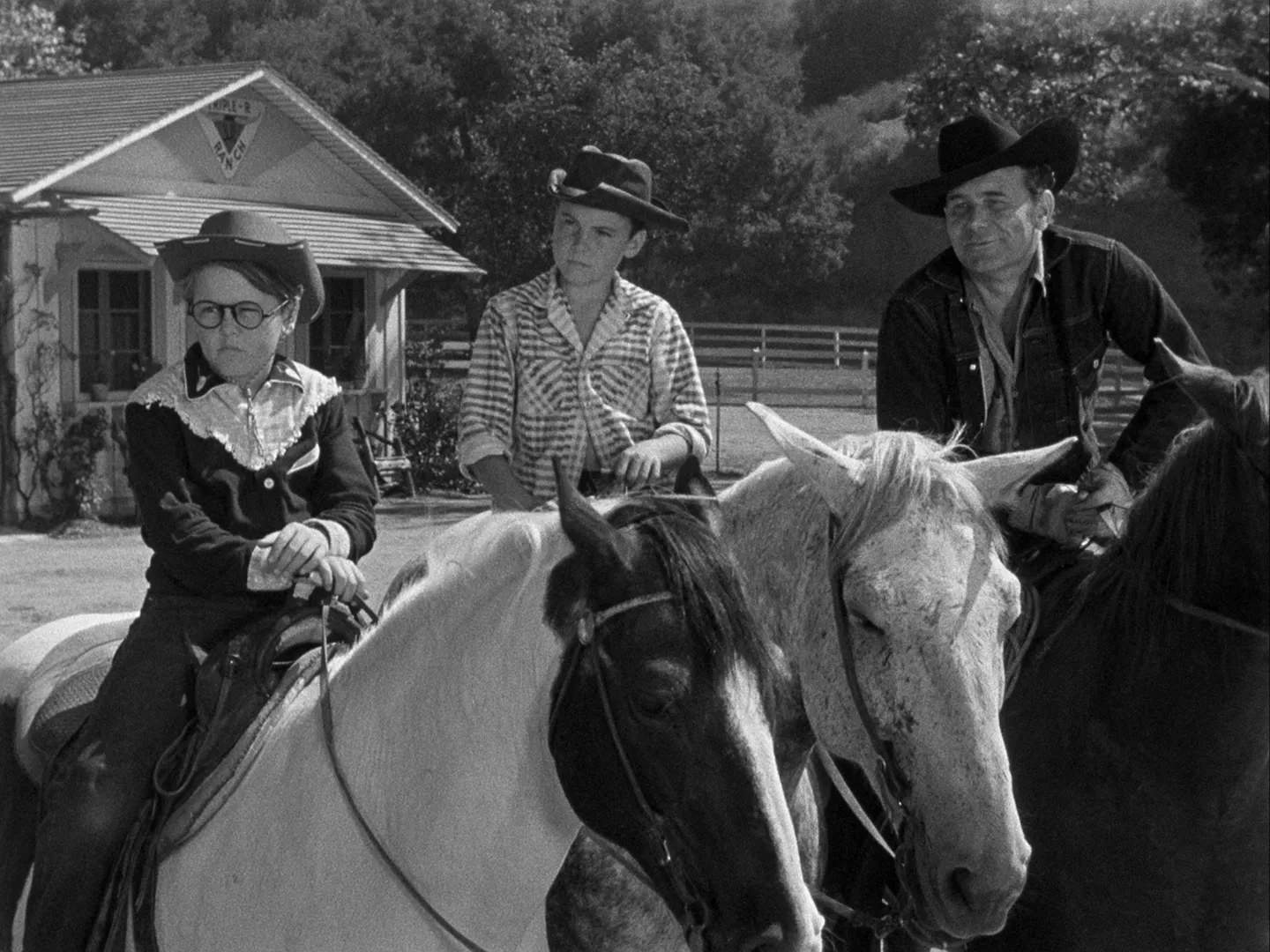 thumbnail - S1:E7 Homesick