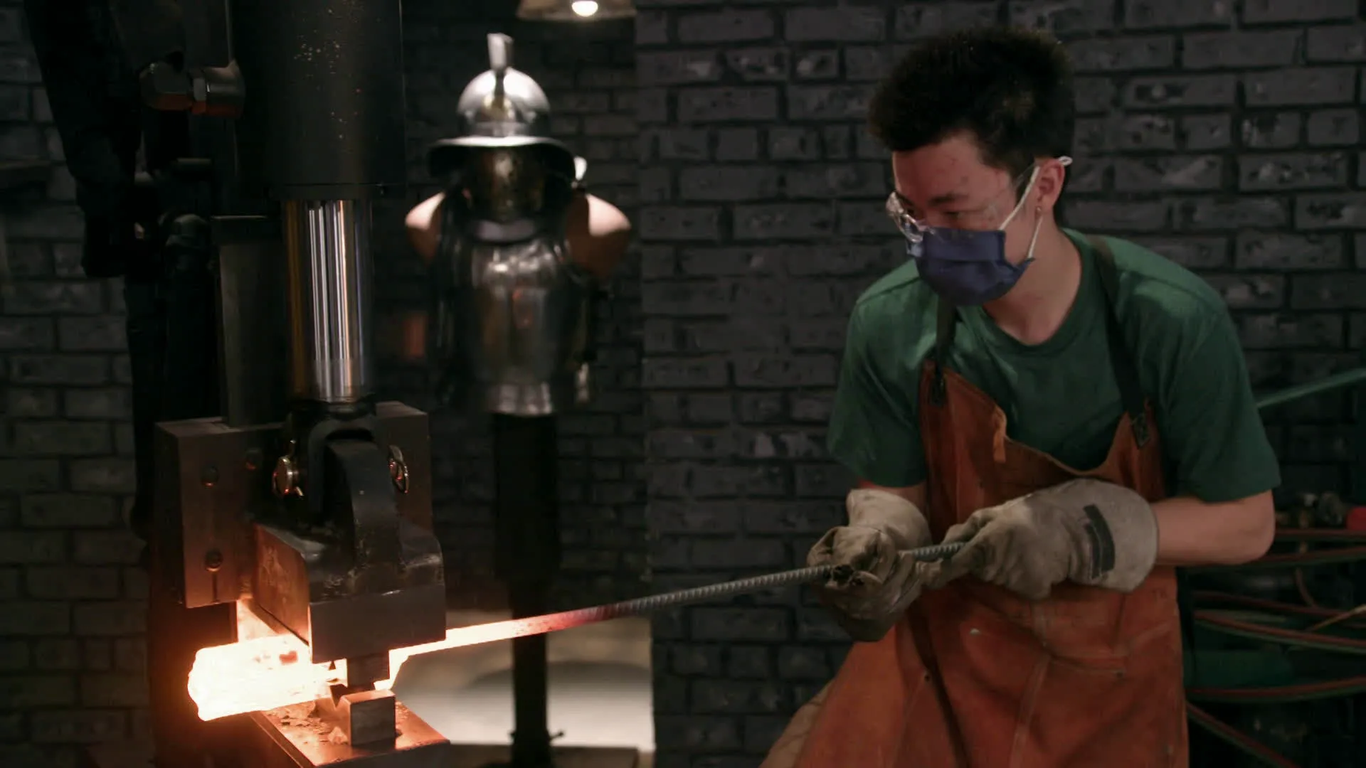 thumbnail - S9:E16 Gladiators of the Forge: A Champion's Quest