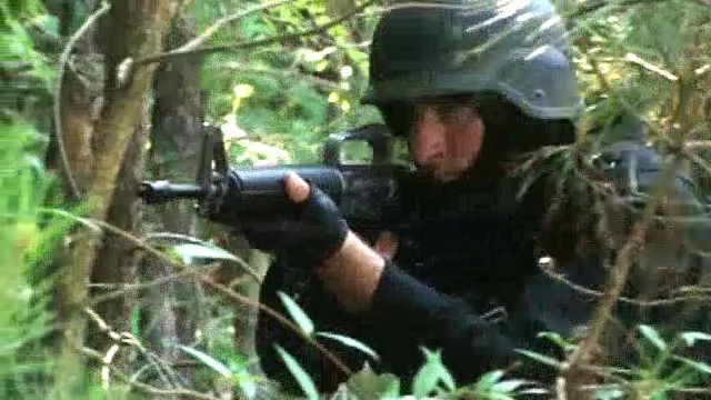 thumbnail - S5:E3 In Pursuit