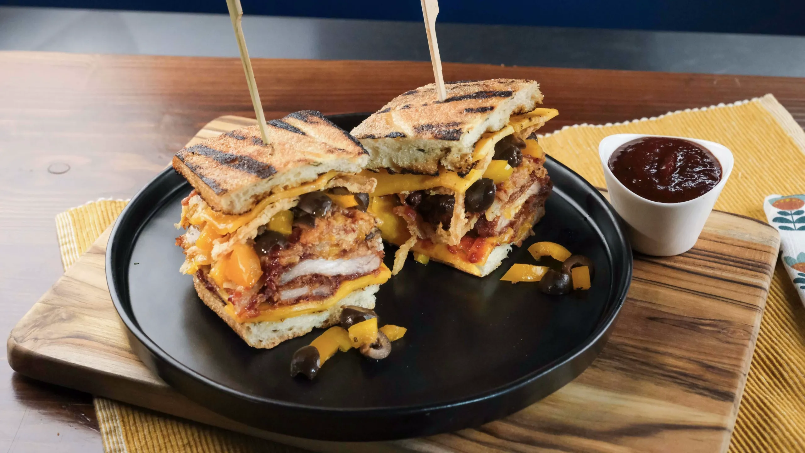 thumbnail - S39:E5 Diners, Drive-Ins, and Dives: Sandwiches