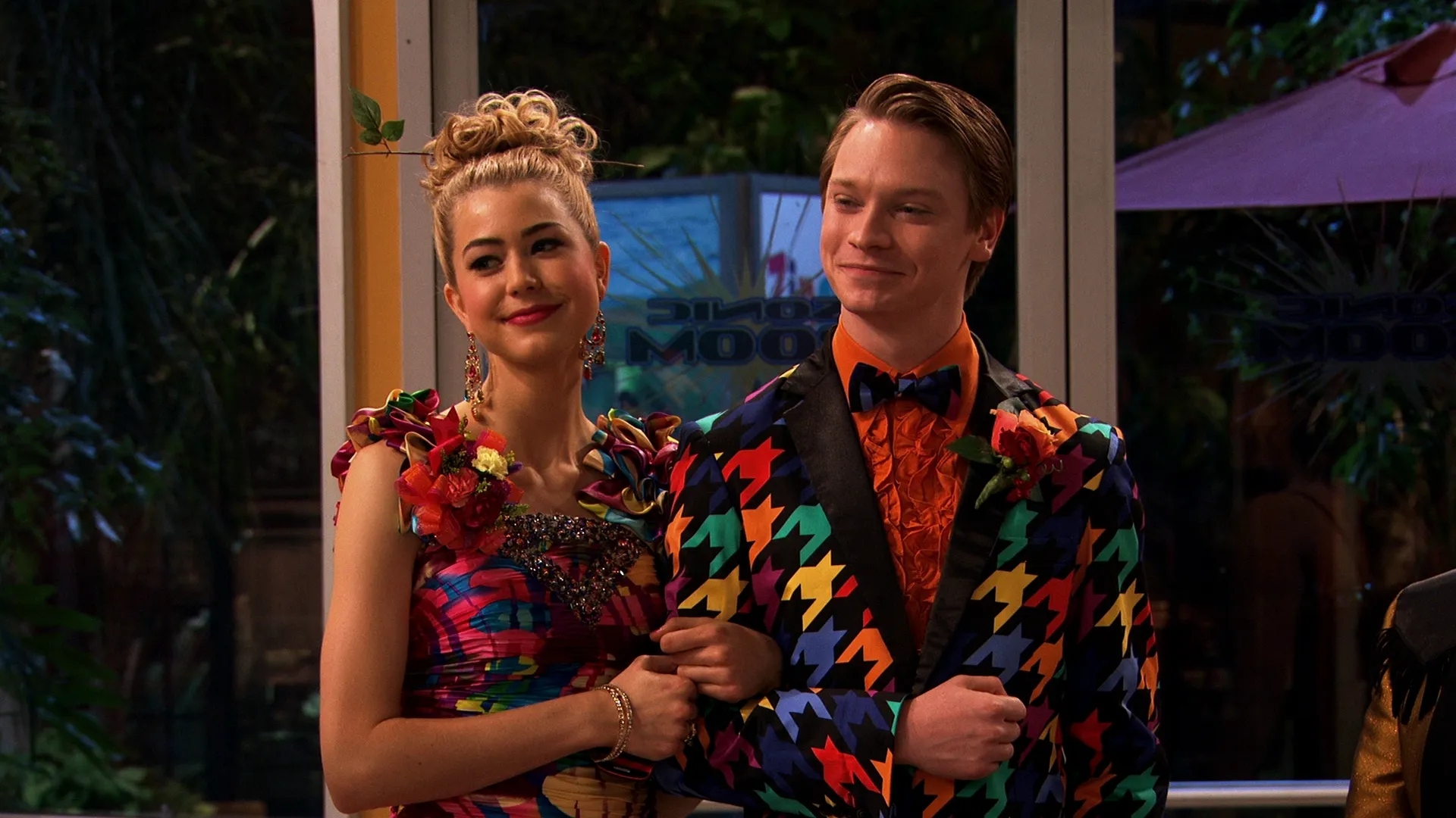 thumbnail - S3:E16 Proms & Promises