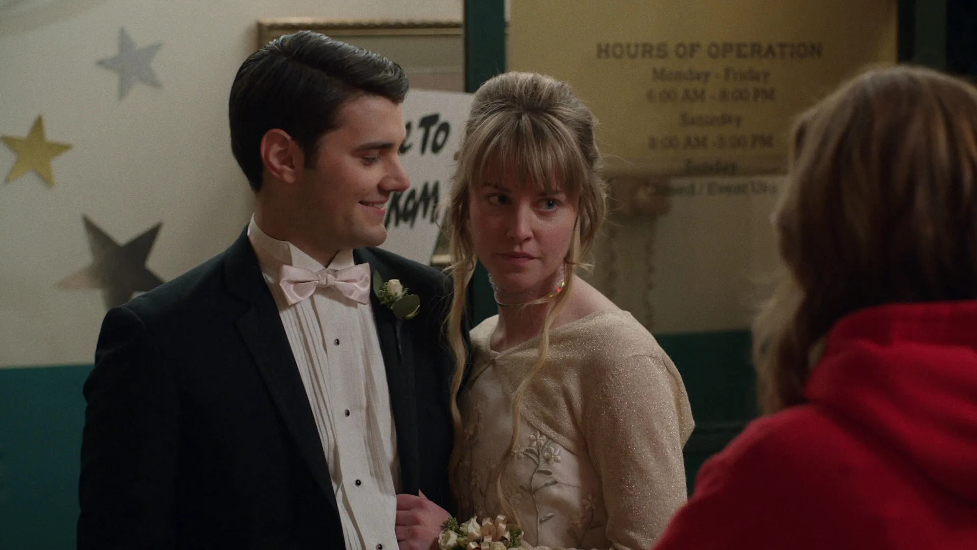 thumbnail - S2:E17 After-Prom