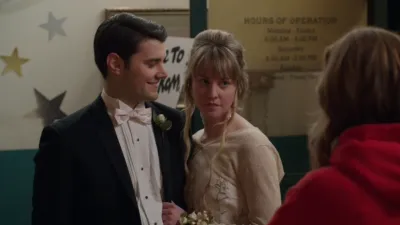 thumbnail - S2:E17 After-Prom