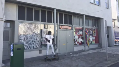 thumbnail - S24:E14 Serial Mourner, Glacier Inferno and Desert Giants