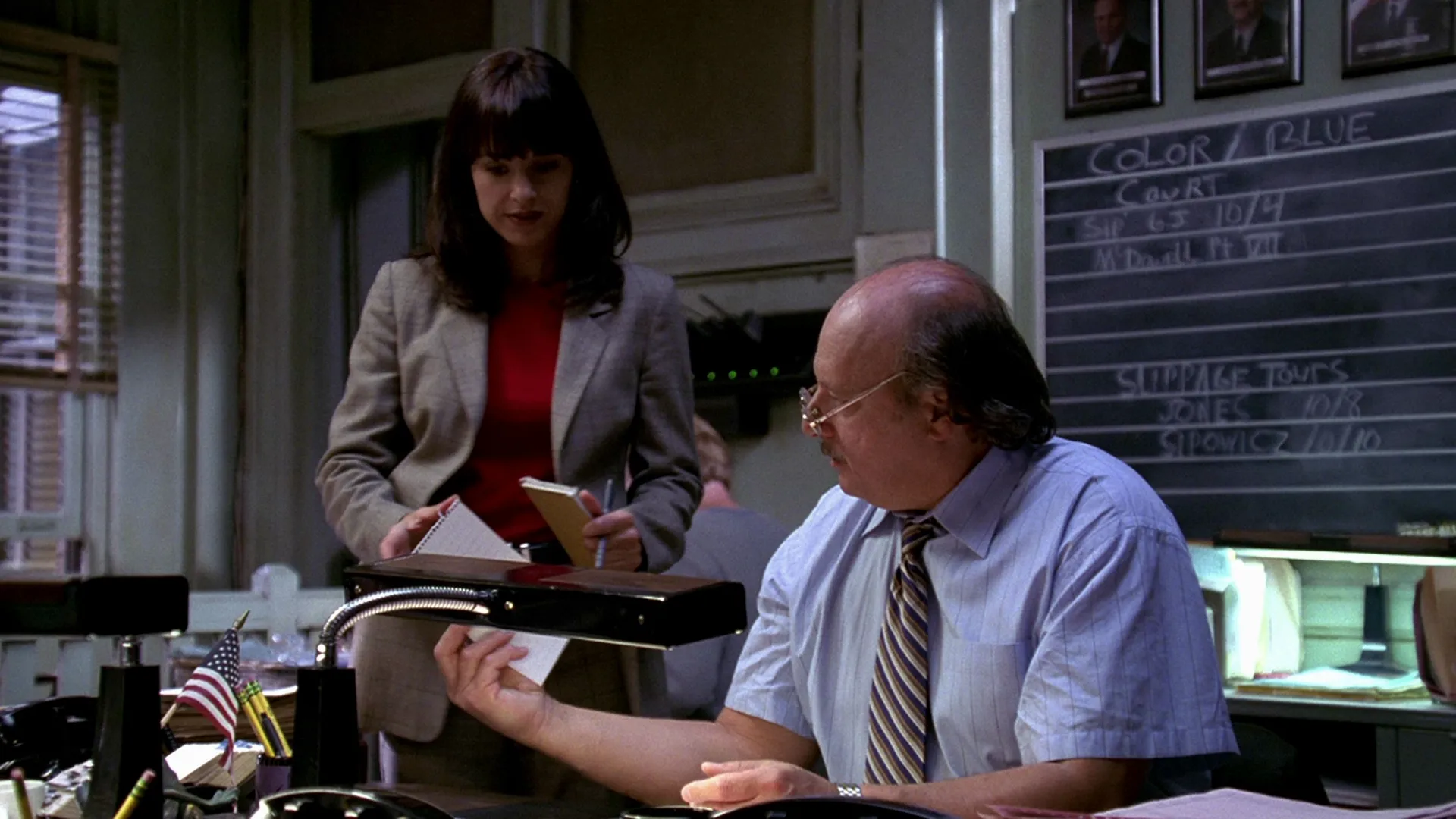 thumbnail - S10:E2 You've Got Mail