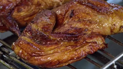 thumbnail - S3:E20 The Plot Chickens