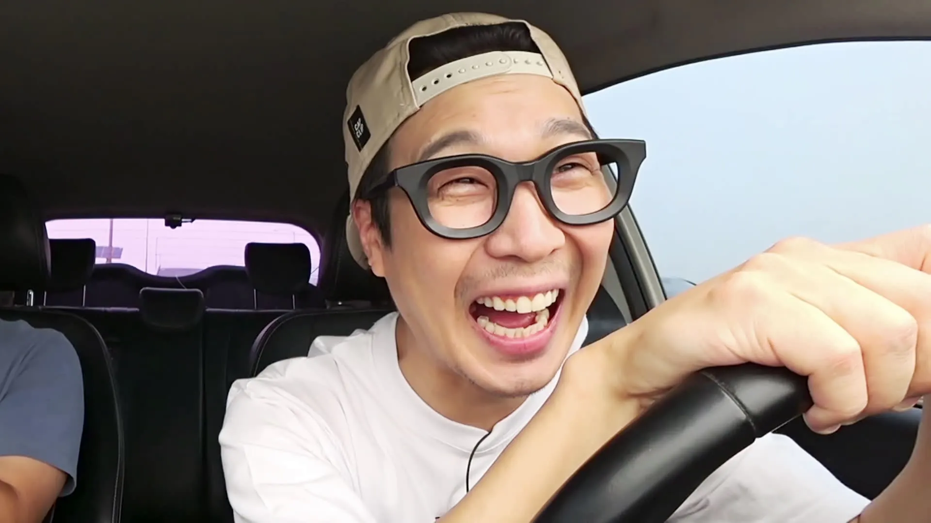 thumbnail - S1:E12 Lost in Seoul