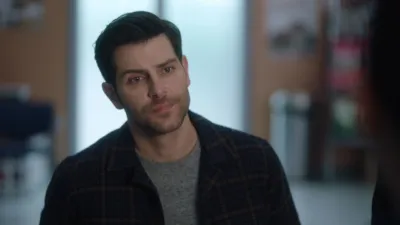 thumbnail - S5:E4 a bird in the hand