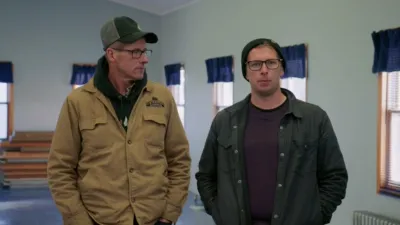 thumbnail - S3:E8 Proper 'Tings