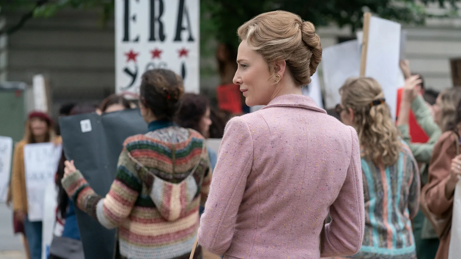 thumbnail - S1:E1 Phyllis