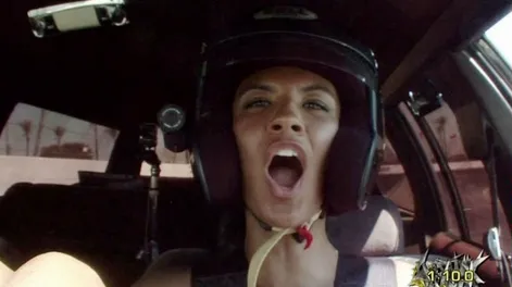 thumbnail - S7:E5 Roach Coach