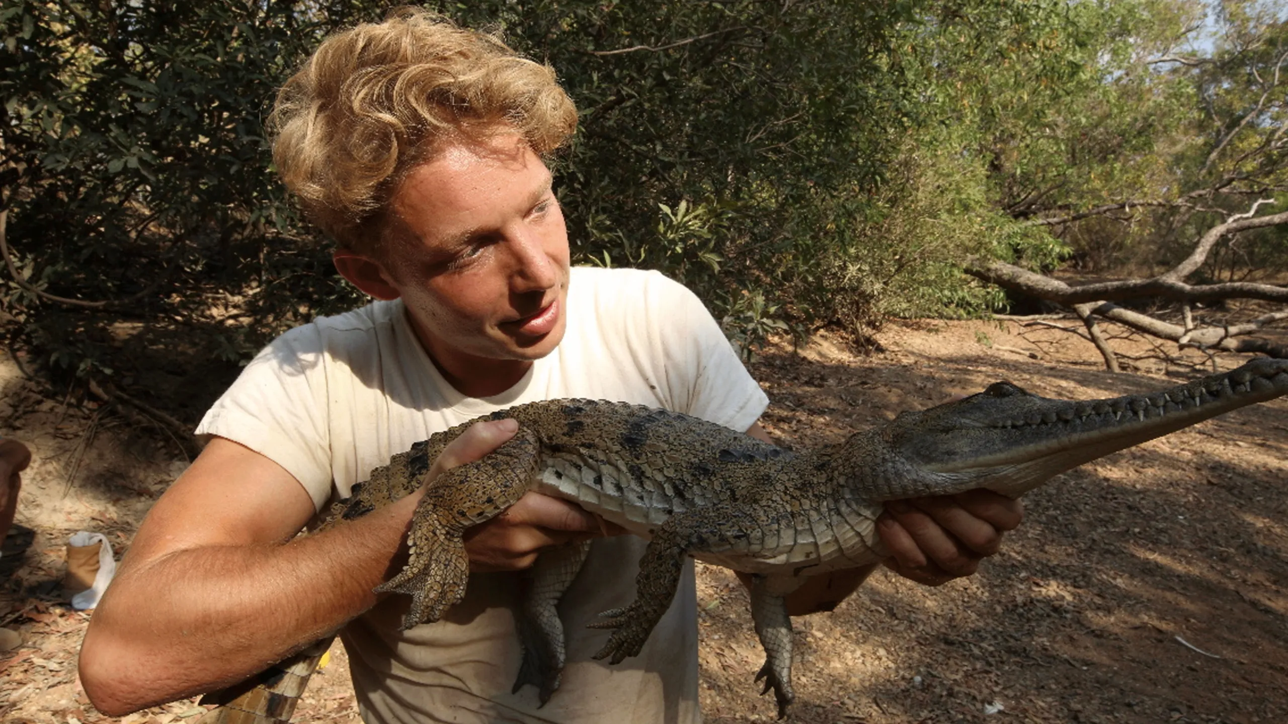 thumbnail - S1:E3 Battle Of The Crocs