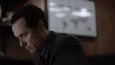 thumbnail - S6:E8 The Summit