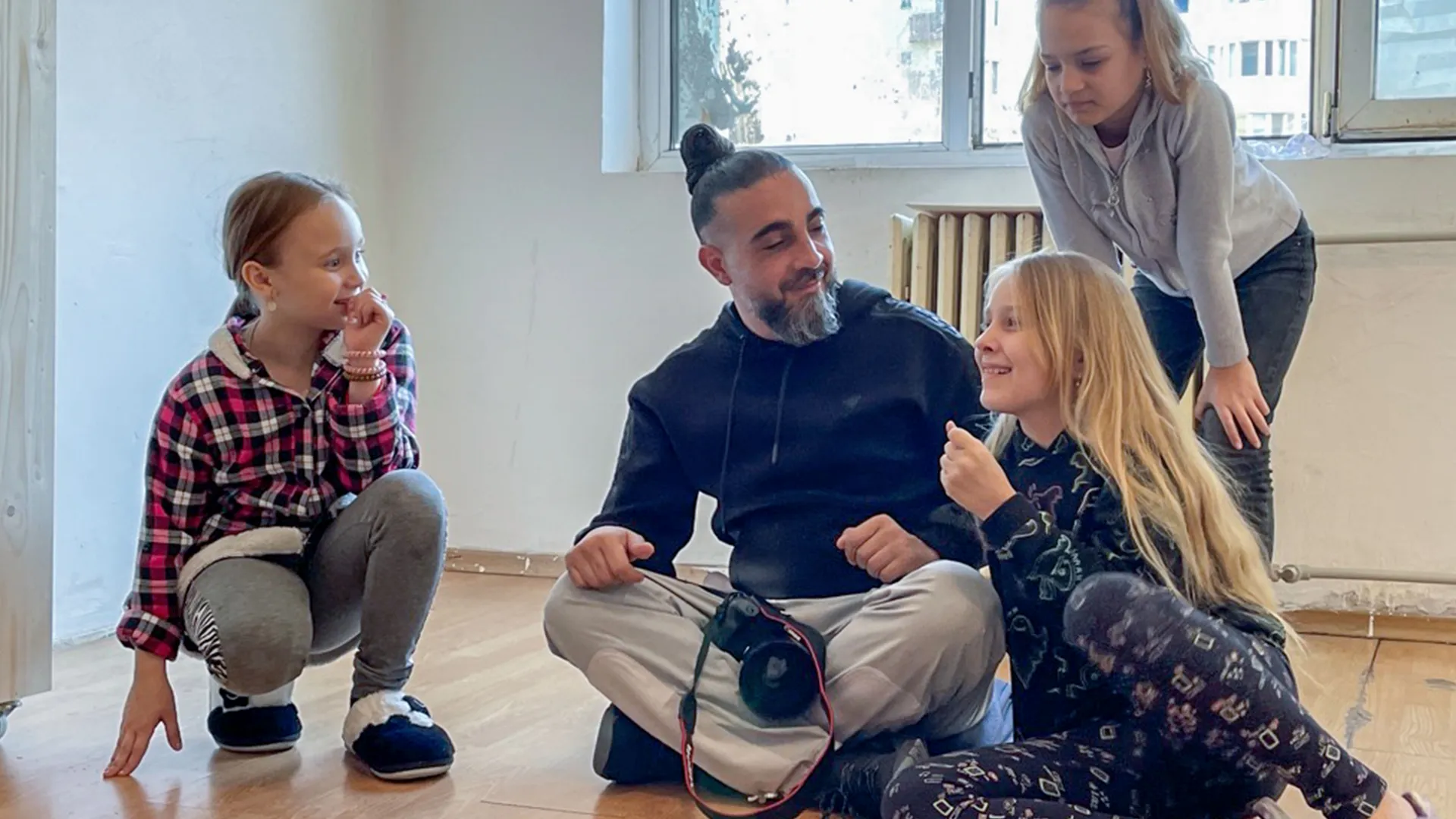 thumbnail - S1:E6 Muhammed Muheisen: Finding the Light