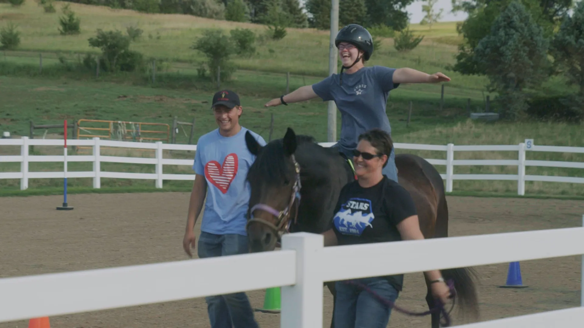 thumbnail - S5:E3 A Real Dog & Pony Show