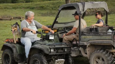 thumbnail - S1:E4 All in the Family