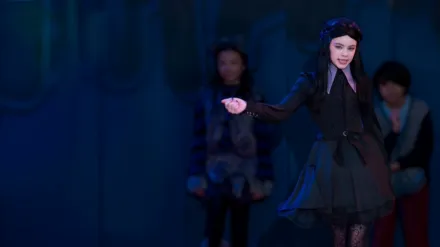 "Fangfoot Stomp" | Vampirina: Teenage Vampire Music Video