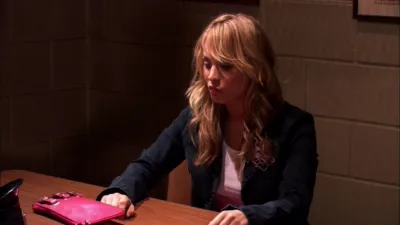 thumbnail - S2:E17 Mall in the Family