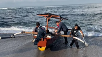 thumbnail - S1:E5 Hawaii's Sharktober