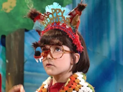 thumbnail - S3:E8 Happy New Year!