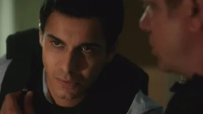 thumbnail - S3:E4 Mob Mentality