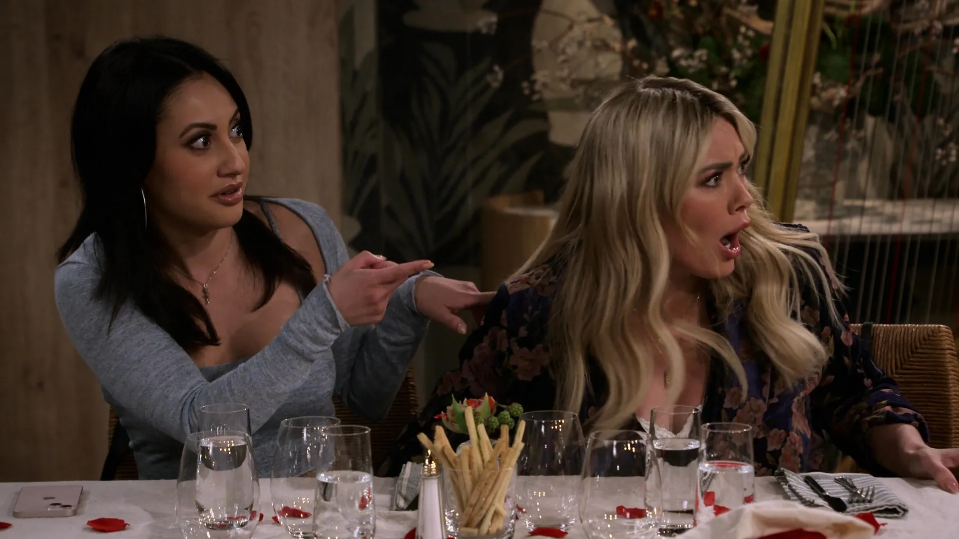 thumbnail - S2:E18 Parent Trap