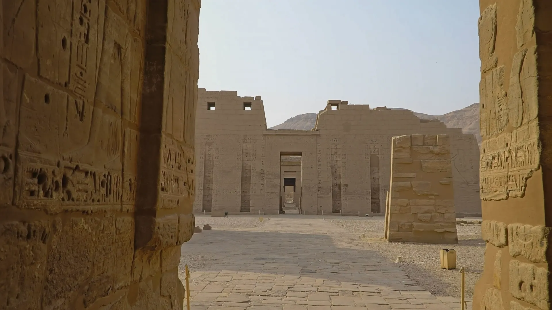 thumbnail - S4:E20 The Hunt for Cleopatra's Missing Tomb
