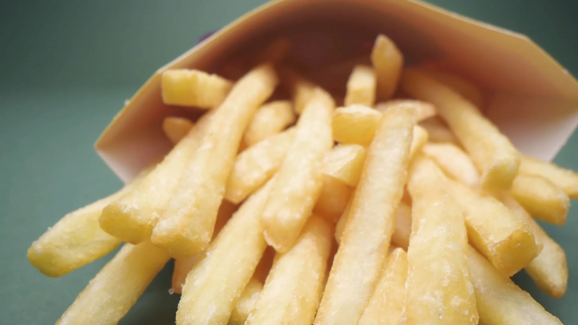 thumbnail - S1:E4 Fast Food Makeover