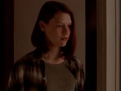 thumbnail - S1:E8 Strangers in the House