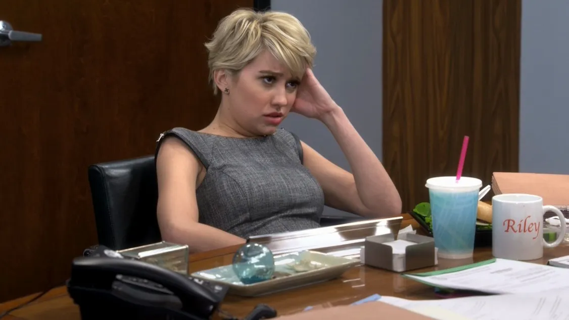 thumbnail - S4:E15 One Night Stand-Off