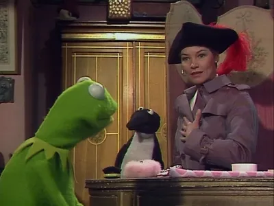 thumbnail - S5:E6 Guest: Glenda Jackson