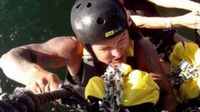 thumbnail - S7:E2 Broken Hearts and Blood Baths