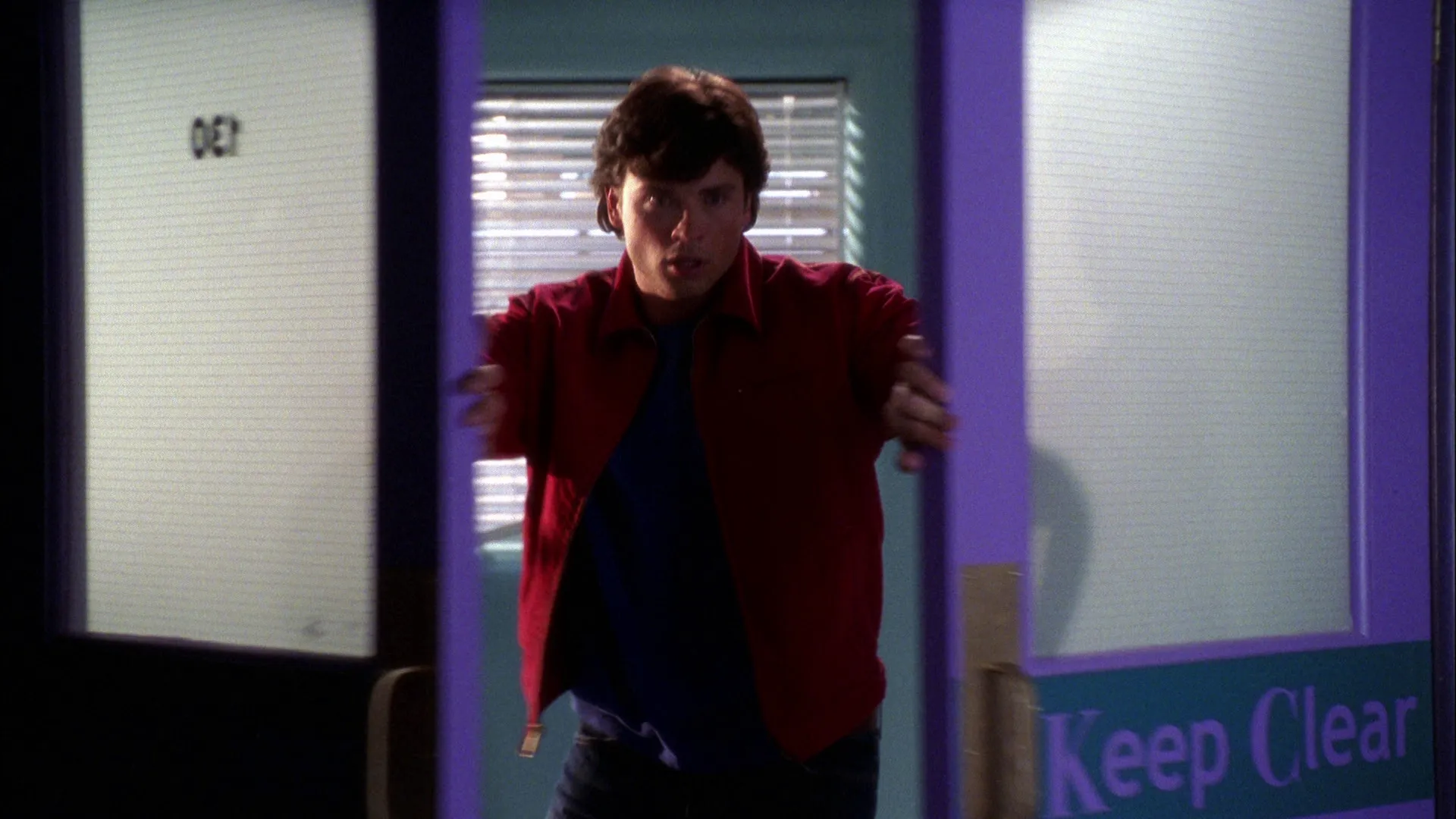 thumbnail - S7:E1 Bizarro