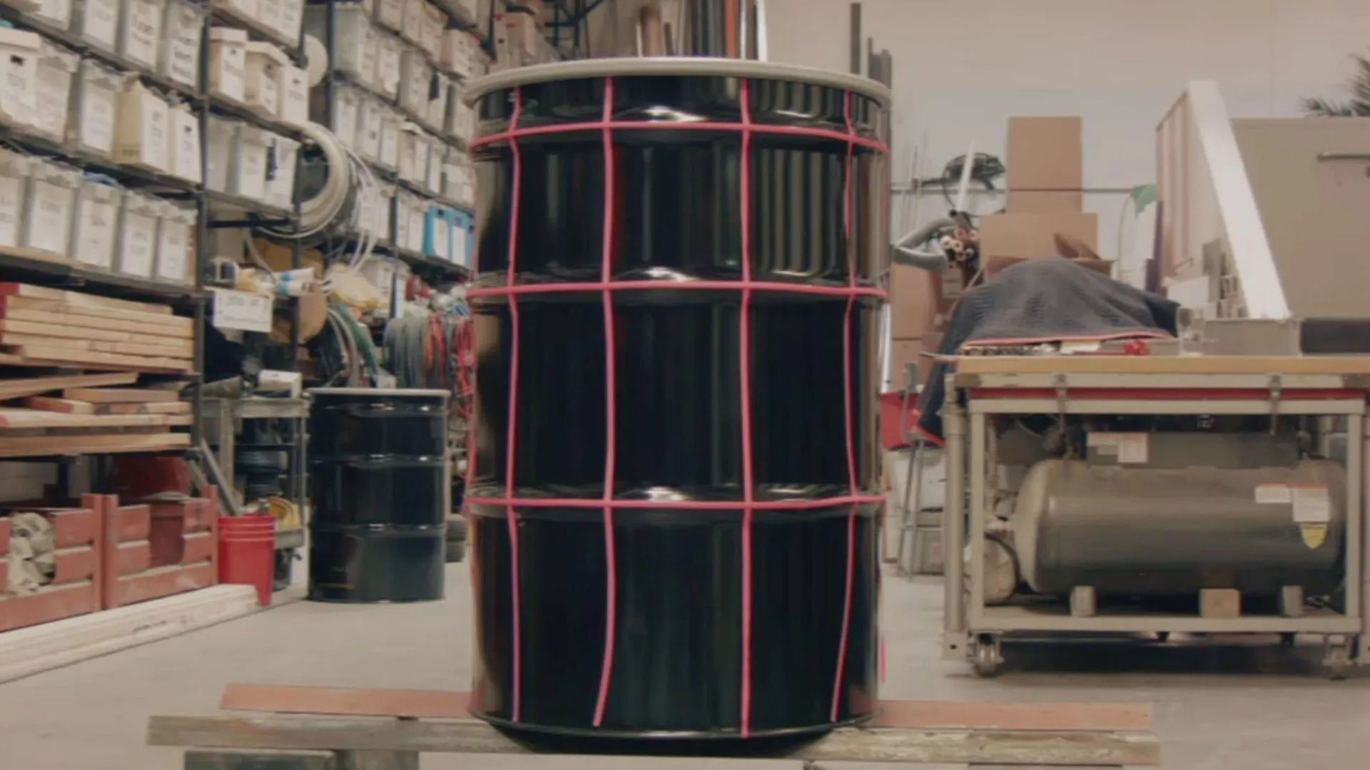 thumbnail - S19:E3 Tanker Crush