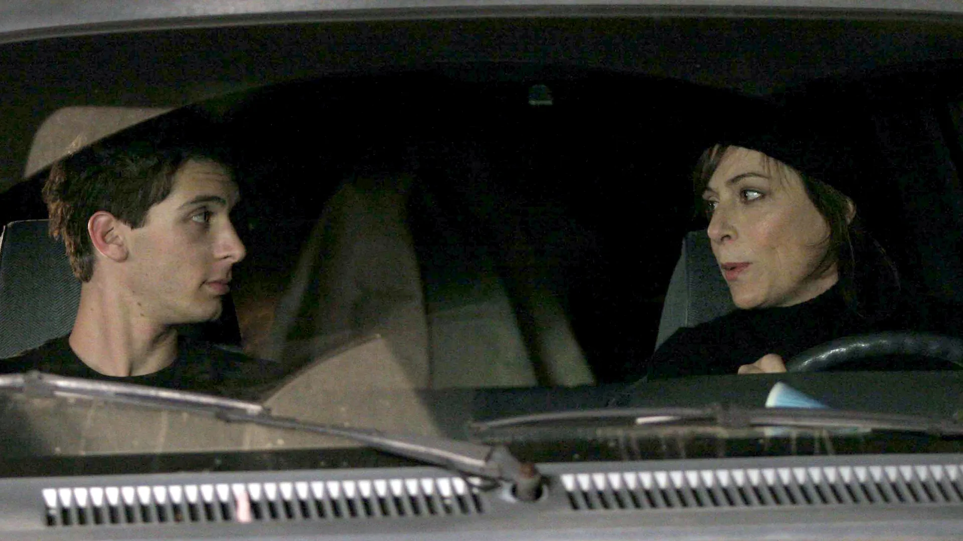 thumbnail - S7:E16 Lois Strikes Back