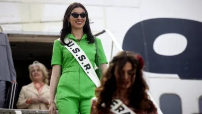 thumbnail - S1:E2 She's the Boss Now