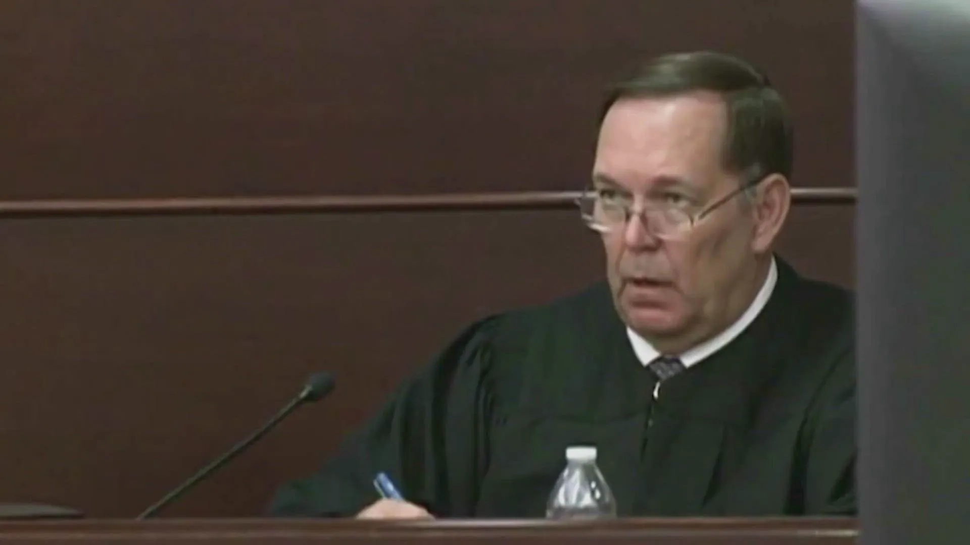 thumbnail - S8:E15 Court Cam - 815