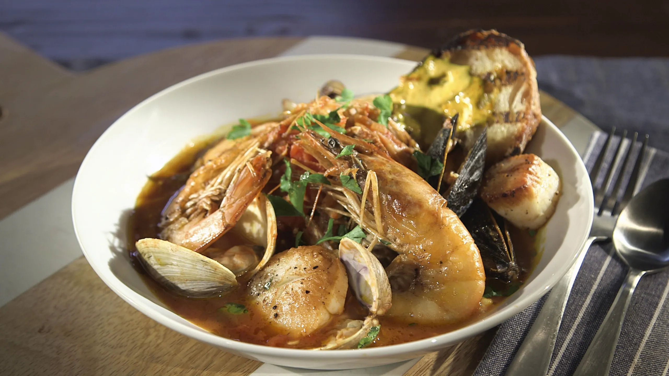 thumbnail - S35:E10 DDD Seafood