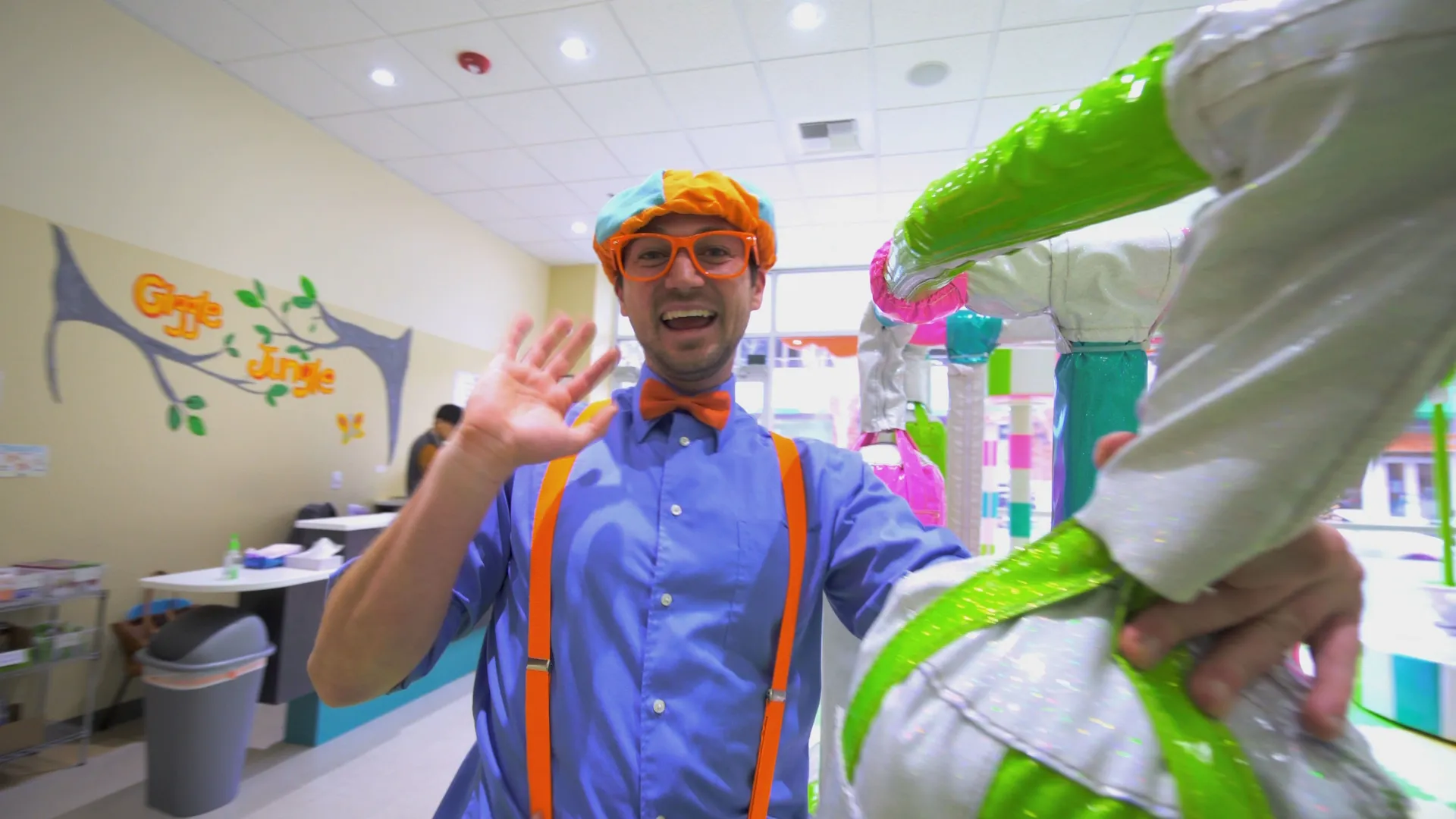 thumbnail - S1:E12 Blippi Visits Indoor Playgrounds Volume 1