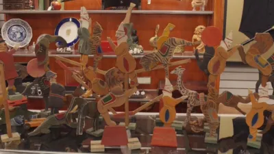 thumbnail - S23:E9 Three Ring Pawn