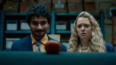 thumbnail - S2:E2 Hello Stranger