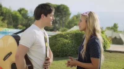 thumbnail - S3:E8 Magic Kiss